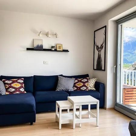 Lakeview Apartment *