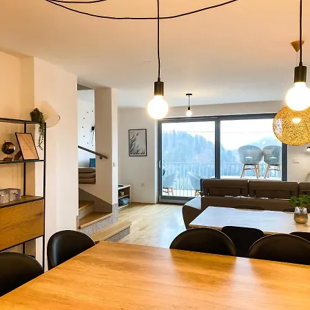 Lakeview Apartament *