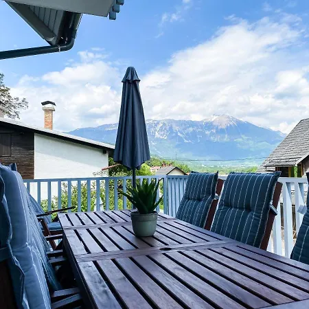 Lakeview Apartament *