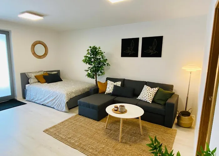 アパート Lakeview ブレッド