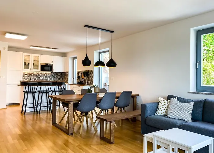 Lakeview アパート *